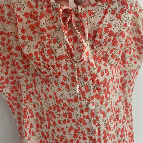 Showpo California Midi Dress in Red Floral. Size 10. - Picture 4 of 6
